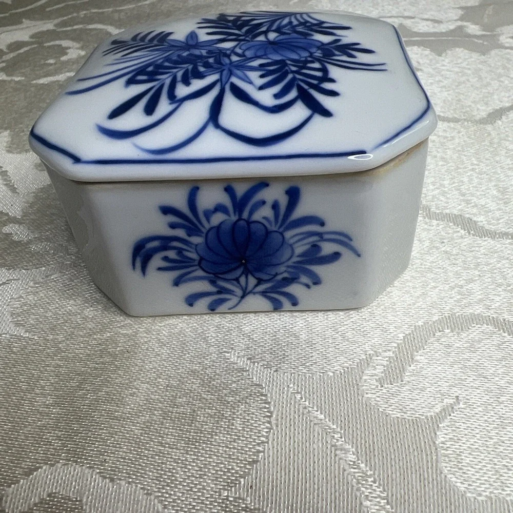 Vintage  Blue and White Floral Trinket Box Made In Thailand